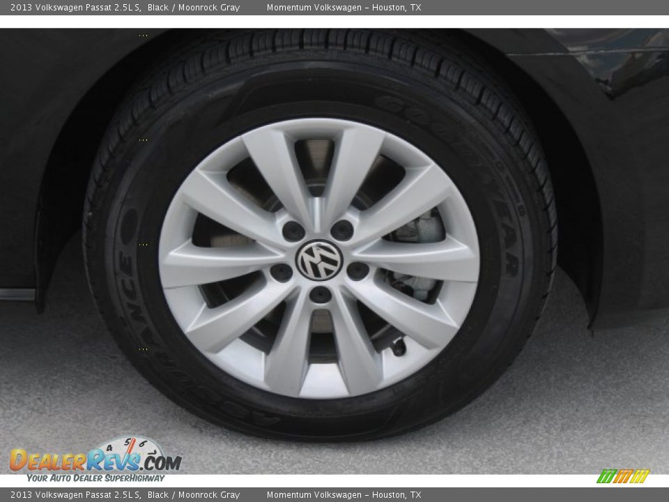 2013 Volkswagen Passat 2.5L S Black / Moonrock Gray Photo #12