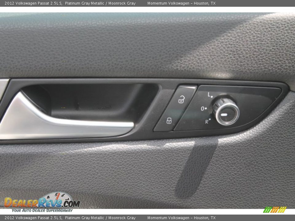 2012 Volkswagen Passat 2.5L S Platinum Gray Metallic / Moonrock Gray Photo #14