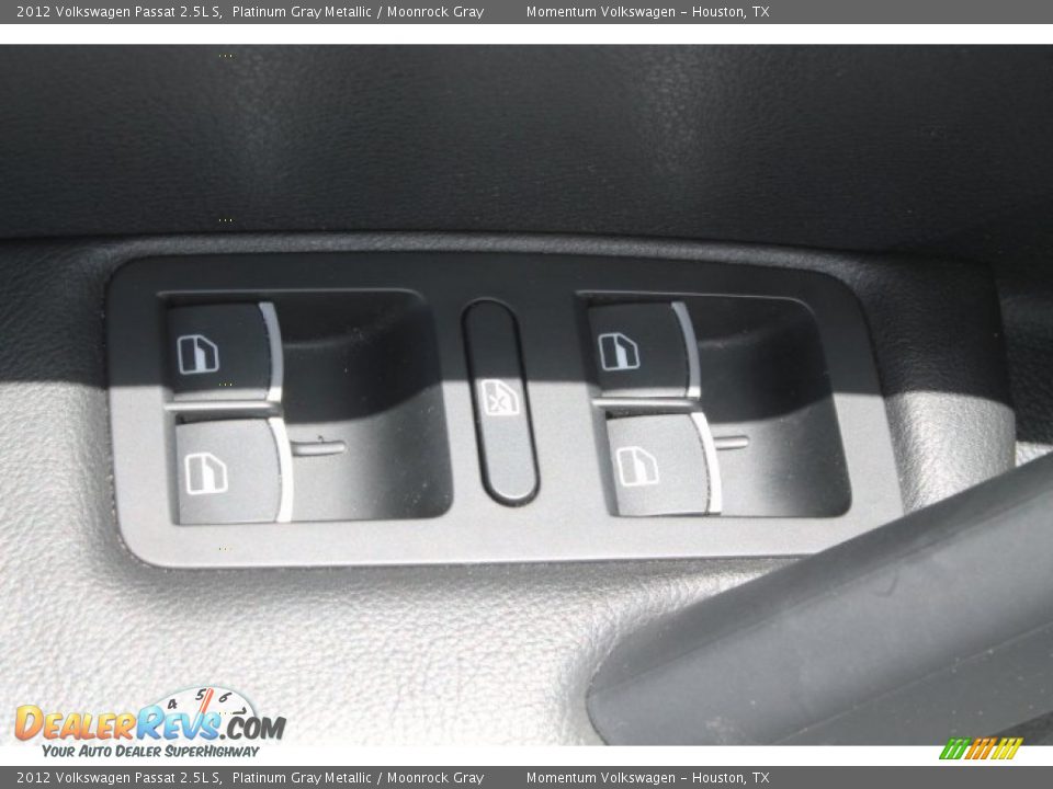 2012 Volkswagen Passat 2.5L S Platinum Gray Metallic / Moonrock Gray Photo #15