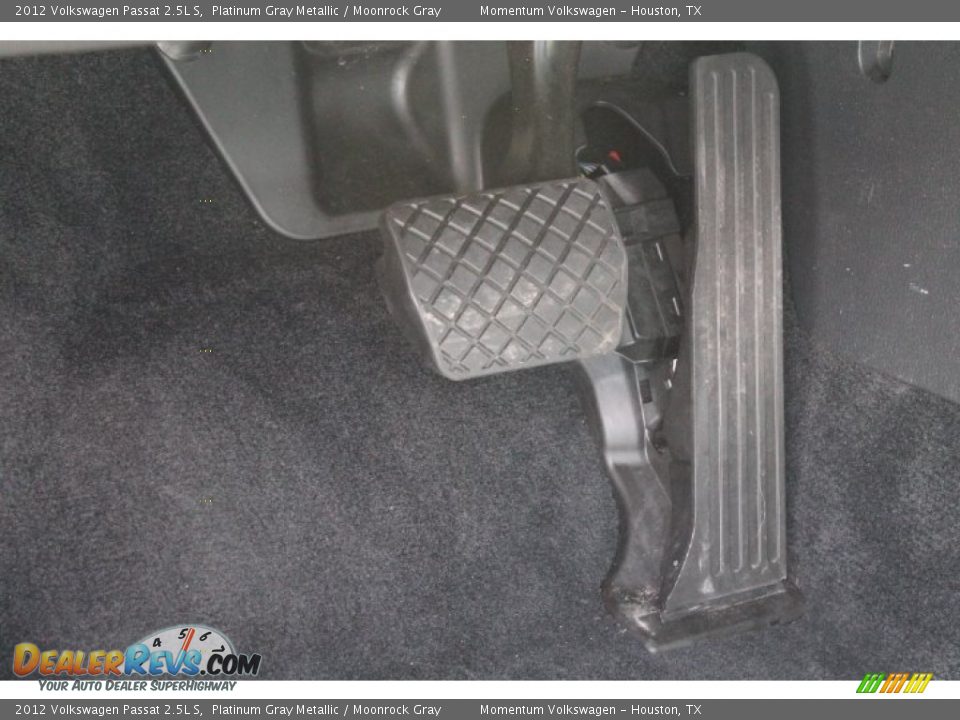 2012 Volkswagen Passat 2.5L S Platinum Gray Metallic / Moonrock Gray Photo #21