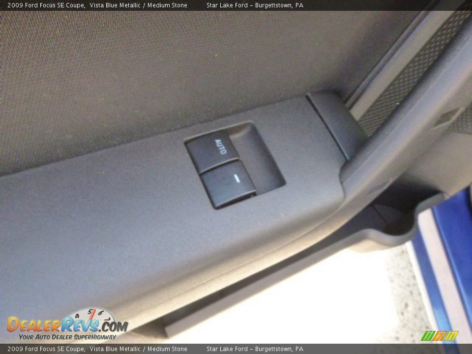 2009 Ford Focus SE Coupe Vista Blue Metallic / Medium Stone Photo #15