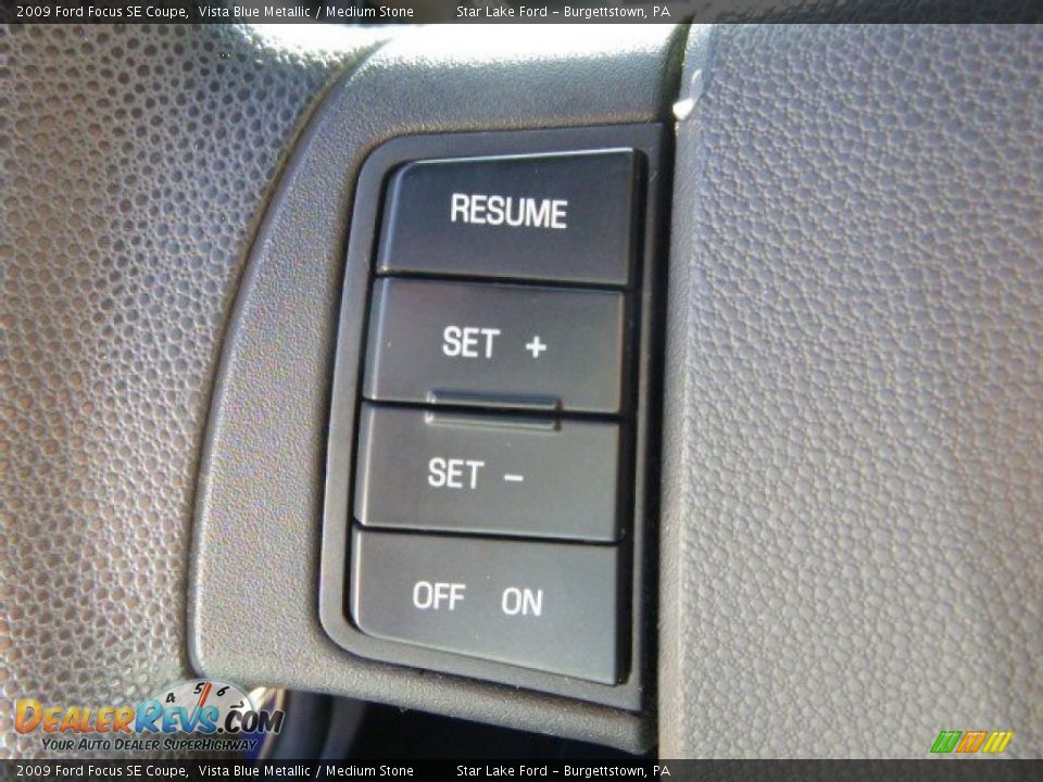 2009 Ford Focus SE Coupe Vista Blue Metallic / Medium Stone Photo #18