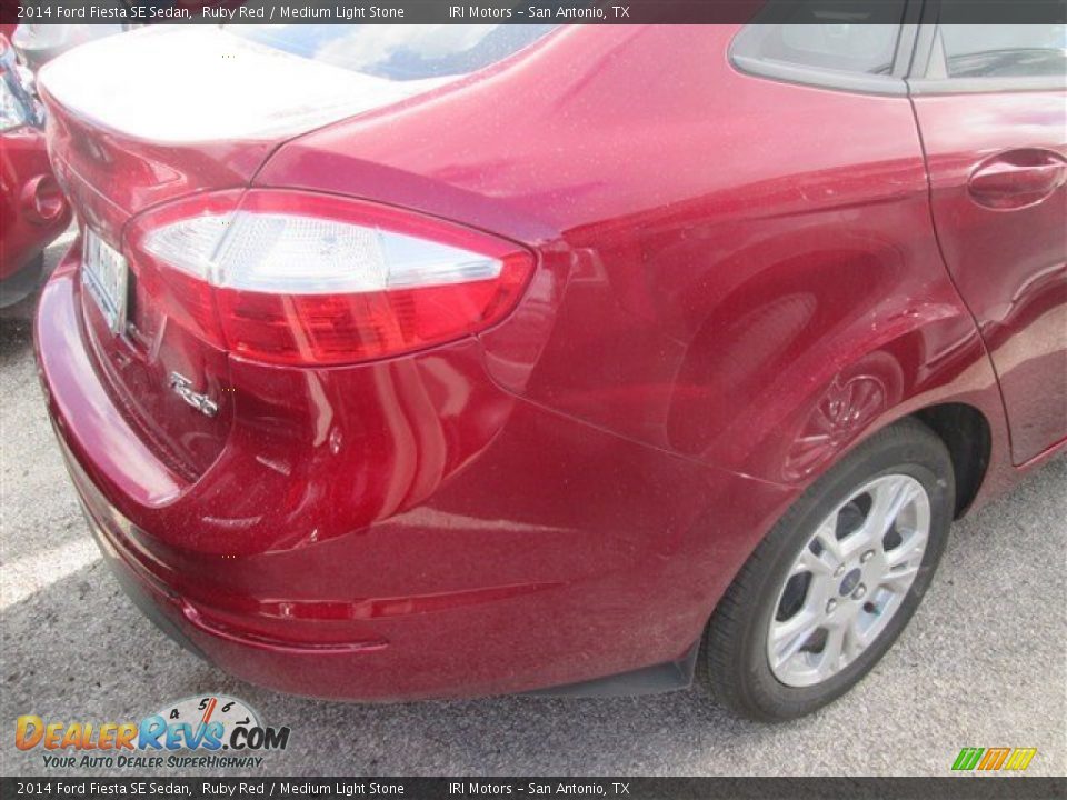 2014 Ford Fiesta SE Sedan Ruby Red / Medium Light Stone Photo #6
