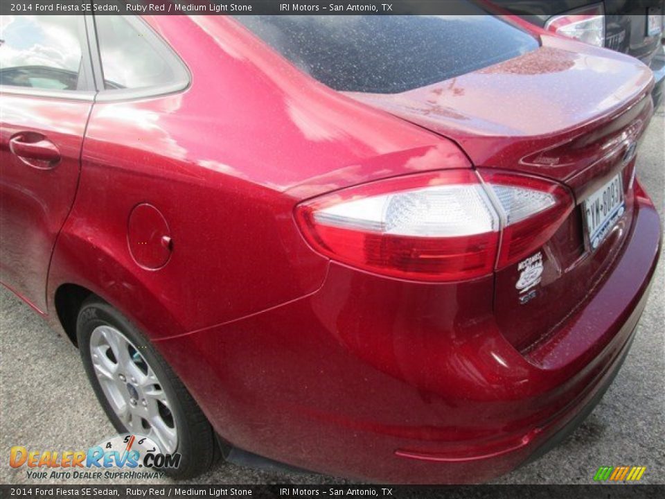 2014 Ford Fiesta SE Sedan Ruby Red / Medium Light Stone Photo #8