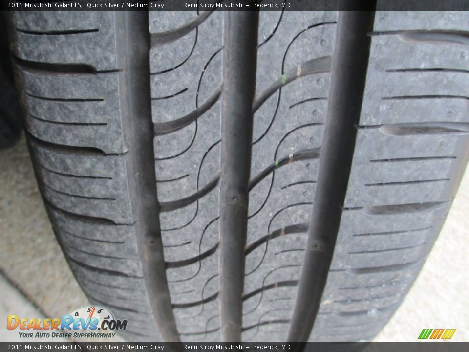 2011 Mitsubishi Galant ES Quick Silver / Medium Gray Photo #28