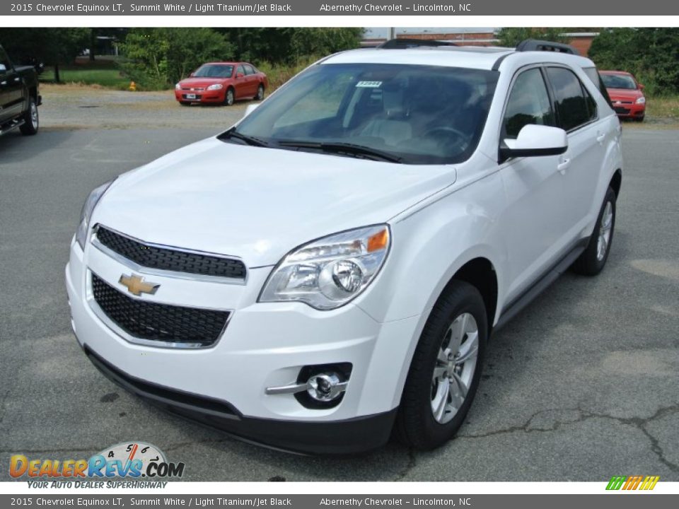 Front 3/4 View of 2015 Chevrolet Equinox LT Photo #2