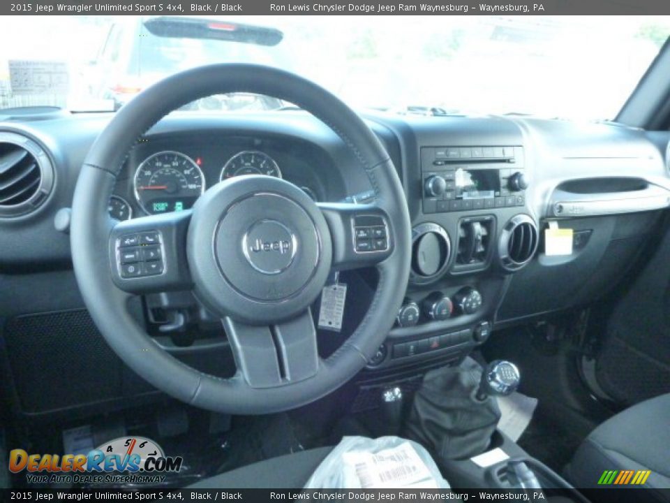 Dashboard of 2015 Jeep Wrangler Unlimited Sport S 4x4 Photo #11
