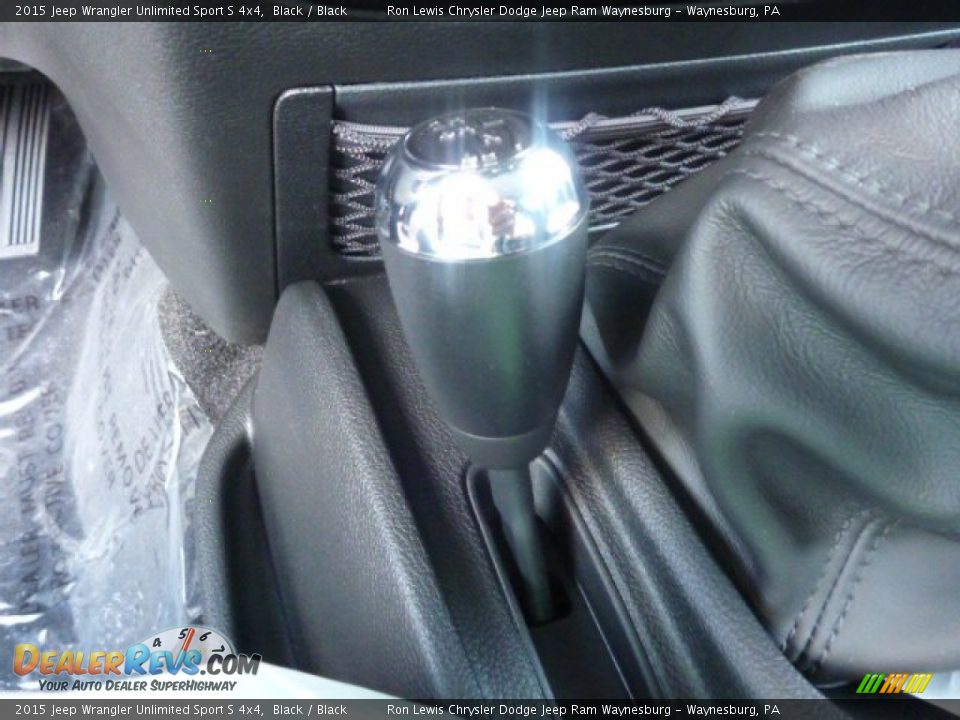 2015 Jeep Wrangler Unlimited Sport S 4x4 Black / Black Photo #18
