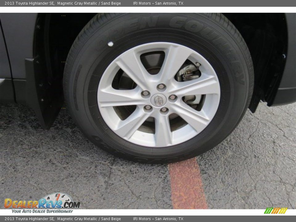 2013 Toyota Highlander SE Magnetic Gray Metallic / Sand Beige Photo #9