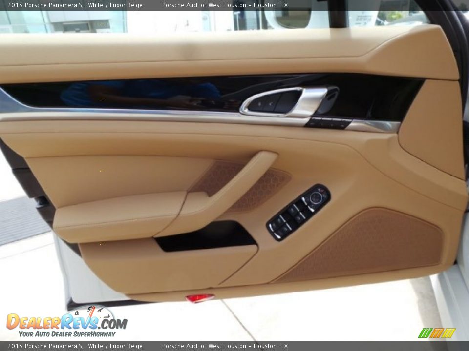 Door Panel of 2015 Porsche Panamera S Photo #10