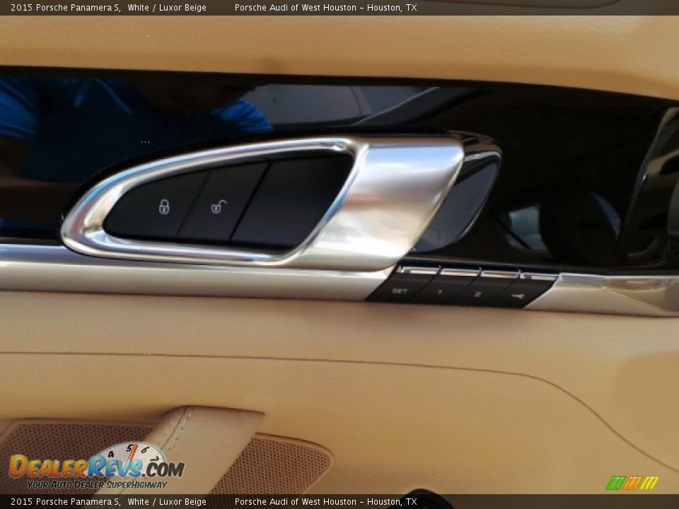 Controls of 2015 Porsche Panamera S Photo #11