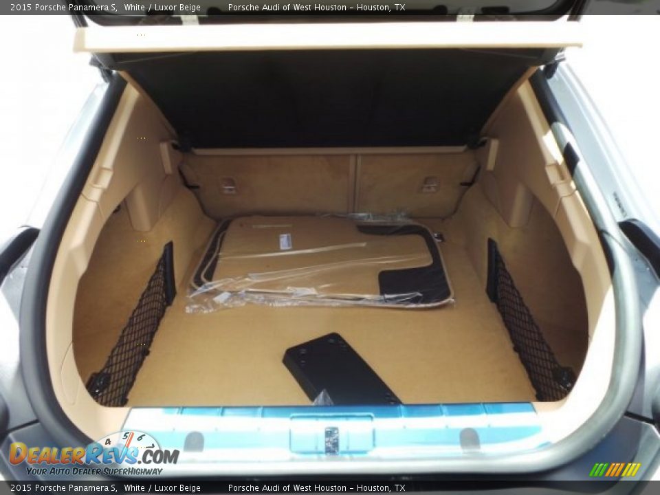 2015 Porsche Panamera S Trunk Photo #28