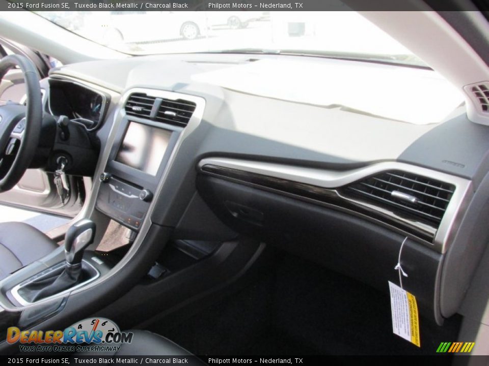 2015 Ford Fusion SE Tuxedo Black Metallic / Charcoal Black Photo #18