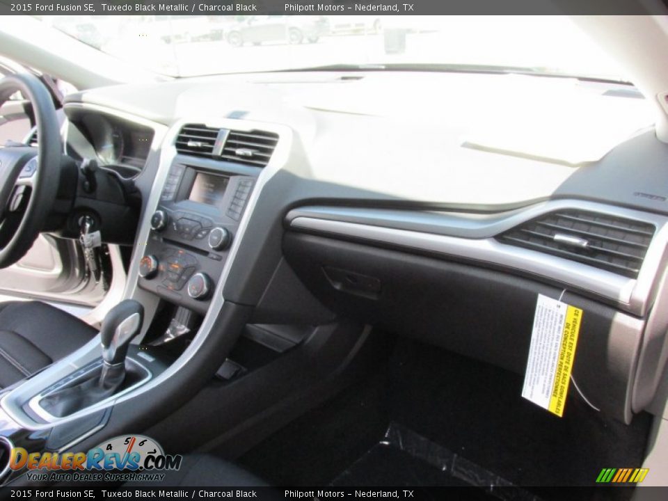 2015 Ford Fusion SE Tuxedo Black Metallic / Charcoal Black Photo #18