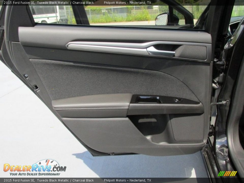 2015 Ford Fusion SE Tuxedo Black Metallic / Charcoal Black Photo #19