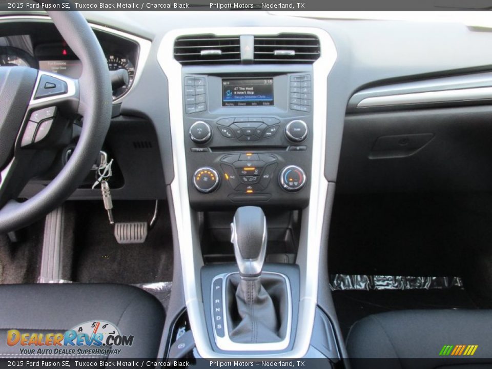 2015 Ford Fusion SE Tuxedo Black Metallic / Charcoal Black Photo #26