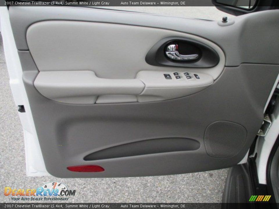 2007 Chevrolet TrailBlazer LS 4x4 Summit White / Light Gray Photo #26