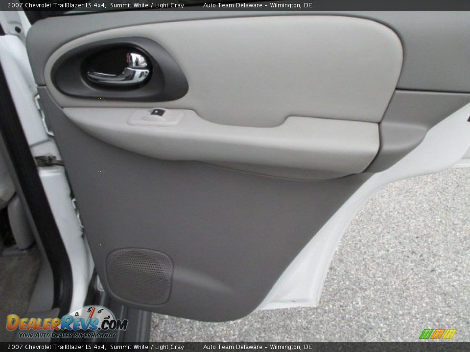 2007 Chevrolet TrailBlazer LS 4x4 Summit White / Light Gray Photo #28