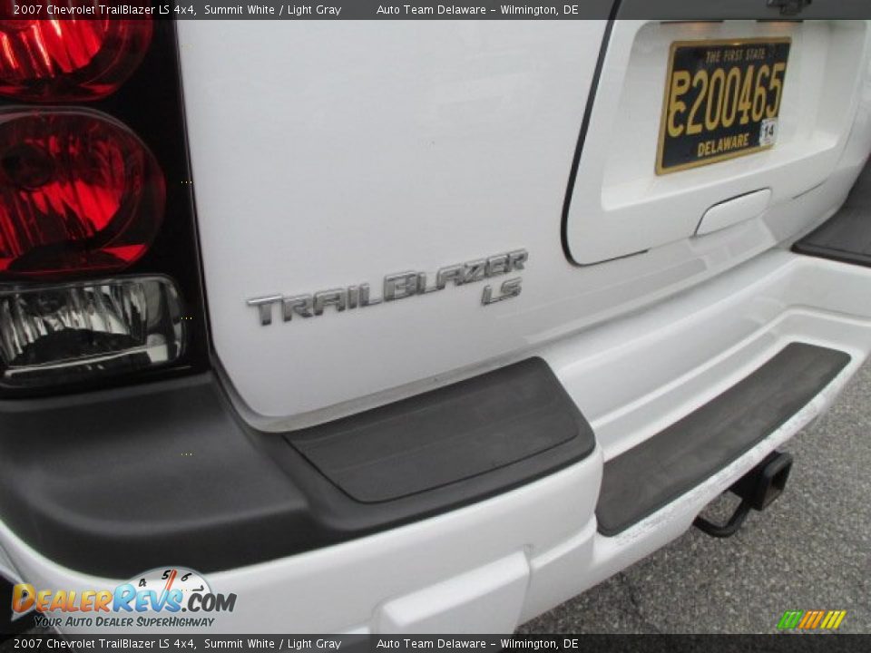 2007 Chevrolet TrailBlazer LS 4x4 Summit White / Light Gray Photo #34