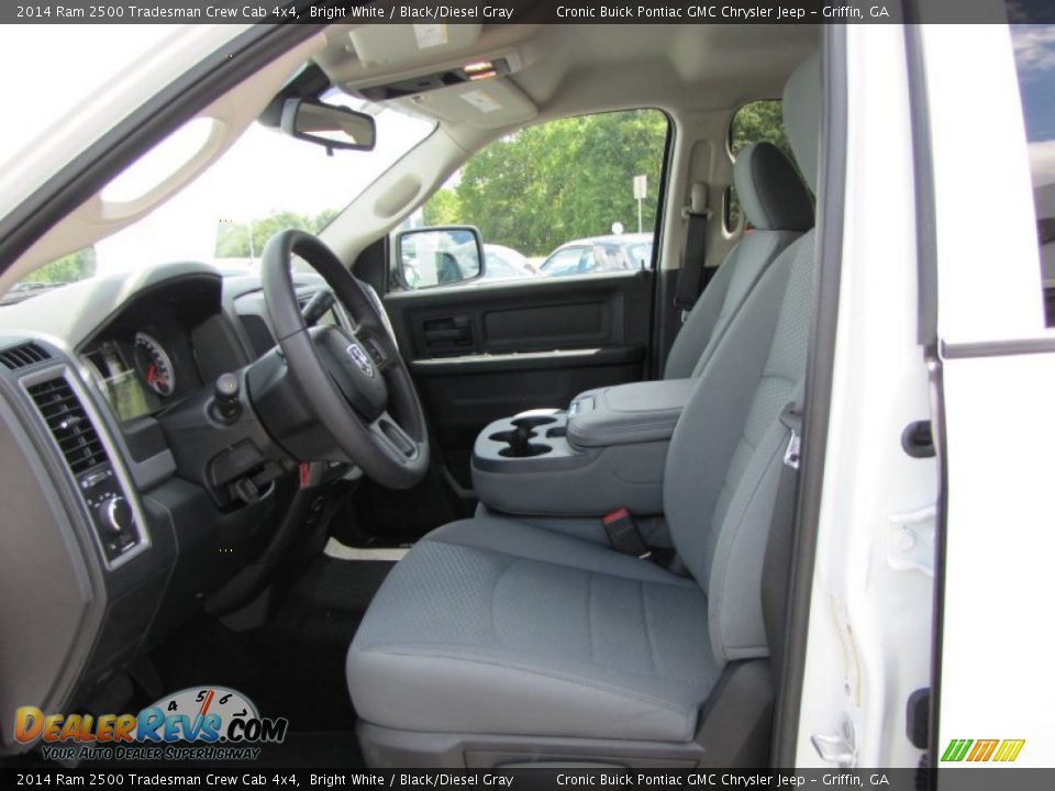 2014 Ram 2500 Tradesman Crew Cab 4x4 Bright White / Black/Diesel Gray Photo #9