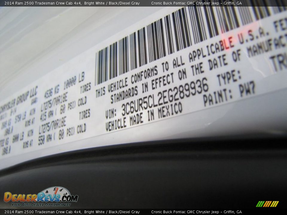 2014 Ram 2500 Tradesman Crew Cab 4x4 Bright White / Black/Diesel Gray Photo #17