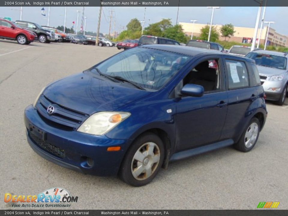 Front 3/4 View of 2004 Scion xA  Photo #4