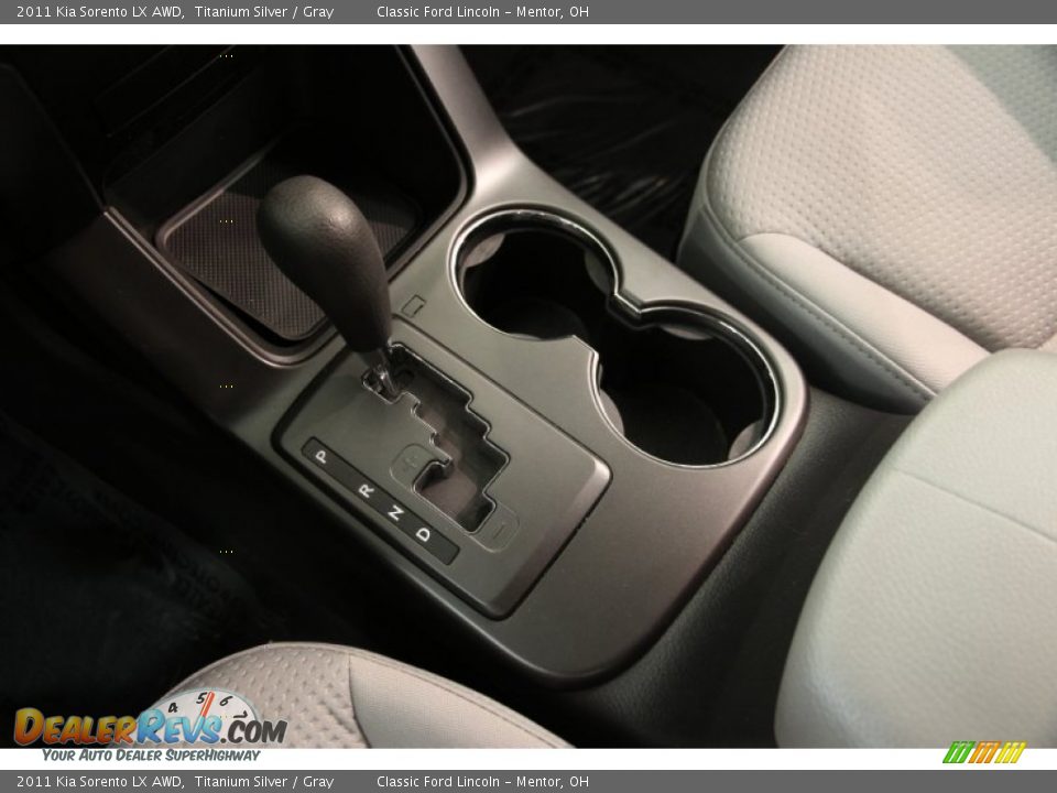 2011 Kia Sorento LX AWD Titanium Silver / Gray Photo #9