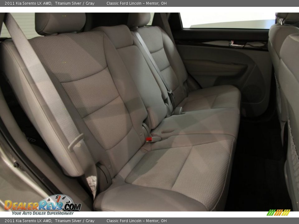 2011 Kia Sorento LX AWD Titanium Silver / Gray Photo #11