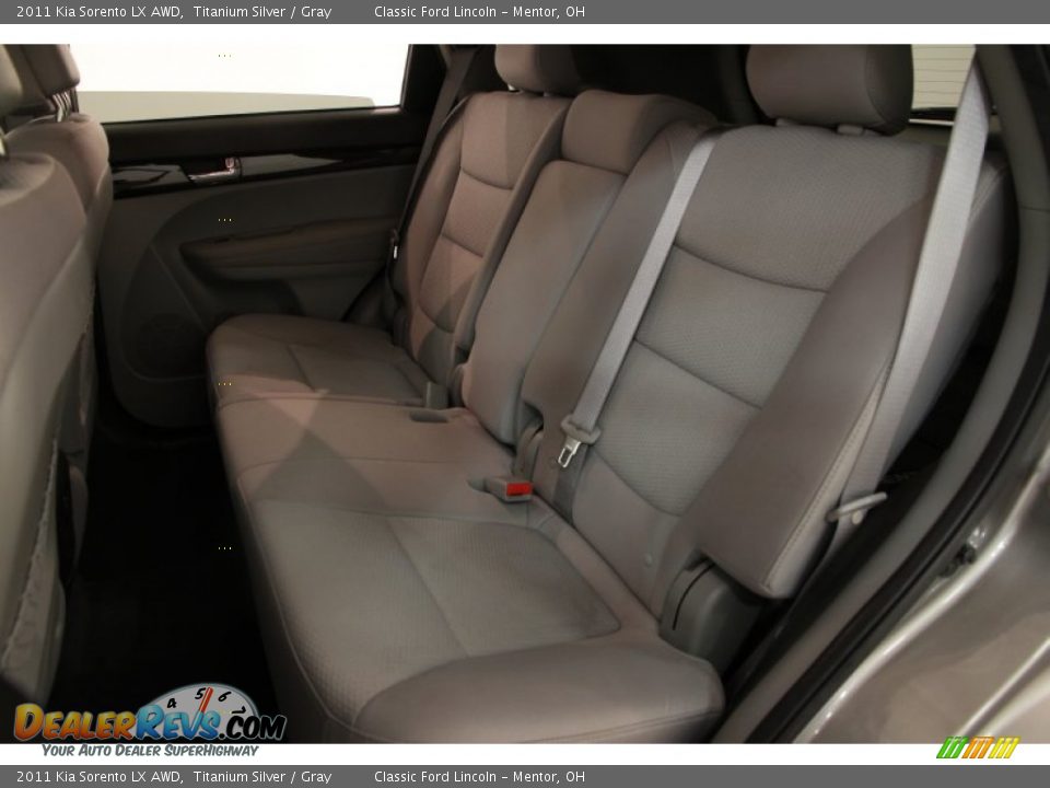 2011 Kia Sorento LX AWD Titanium Silver / Gray Photo #12