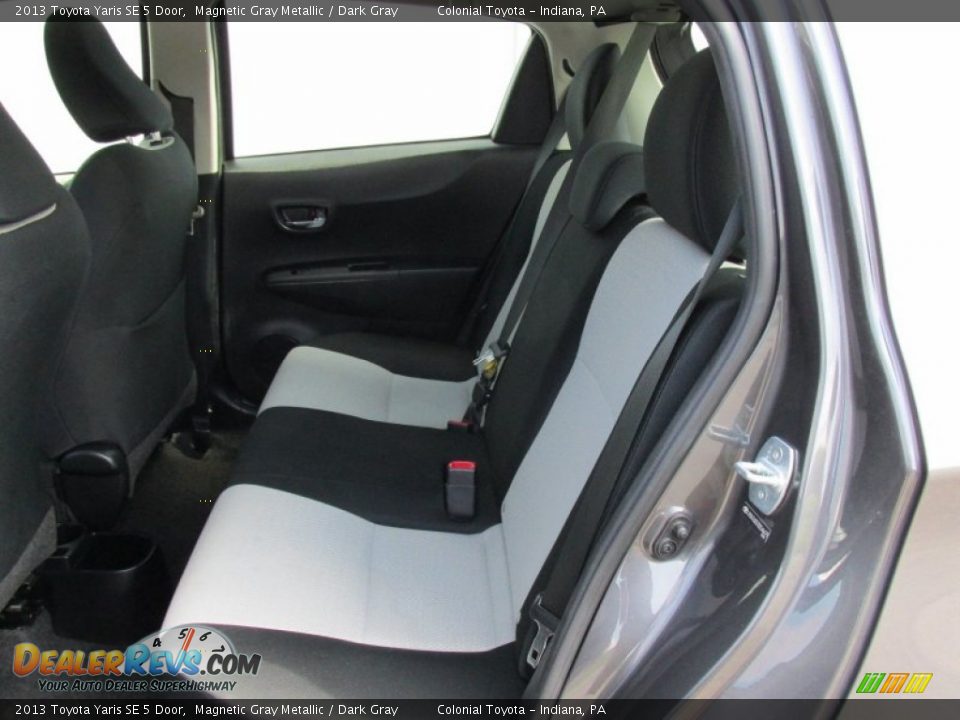 2013 Toyota Yaris SE 5 Door Magnetic Gray Metallic / Dark Gray Photo #13