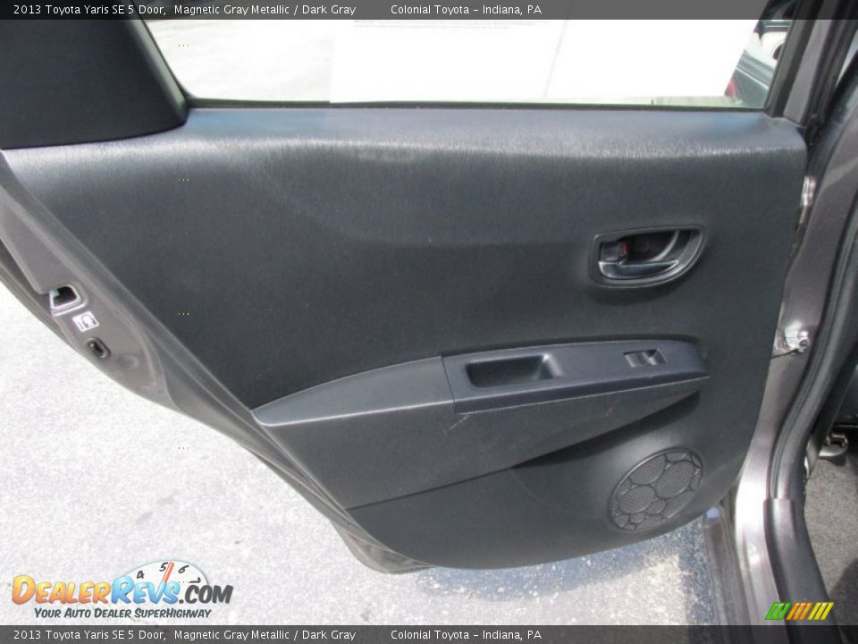 2013 Toyota Yaris SE 5 Door Magnetic Gray Metallic / Dark Gray Photo #14