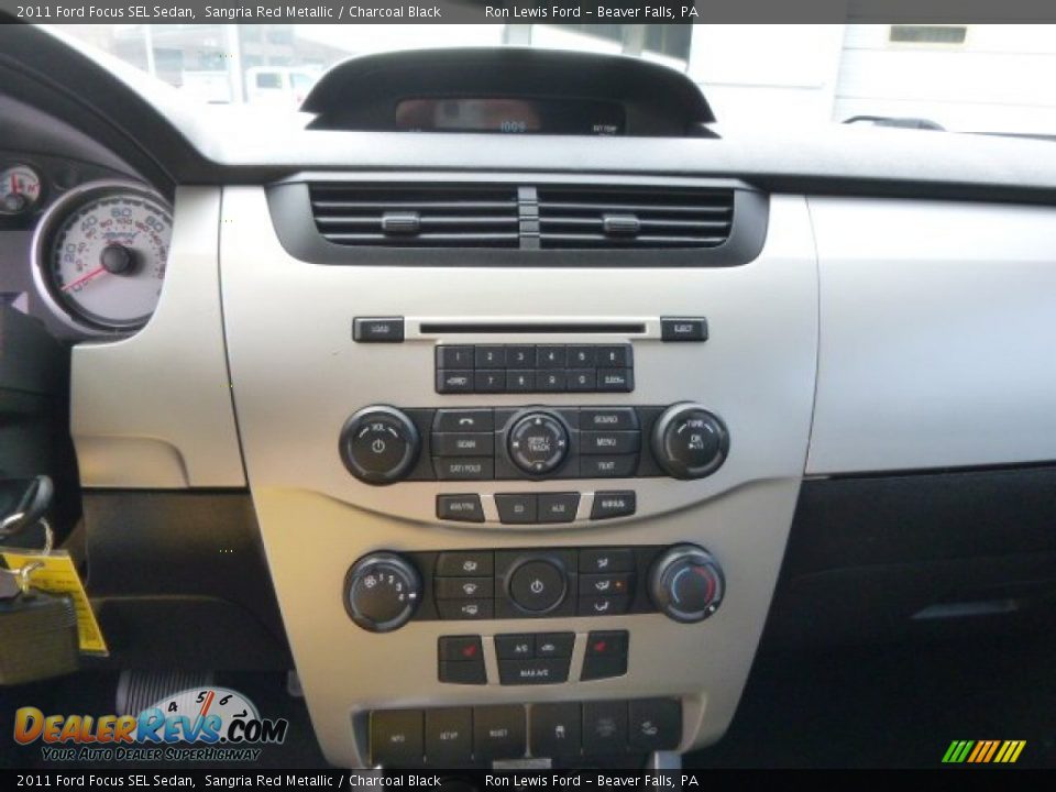 2011 Ford Focus SEL Sedan Sangria Red Metallic / Charcoal Black Photo #16