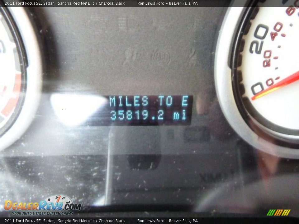 2011 Ford Focus SEL Sedan Sangria Red Metallic / Charcoal Black Photo #19