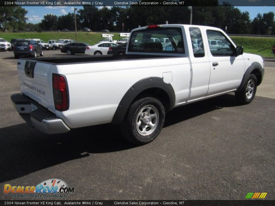 2004 Nissan Frontier XE King Cab Avalanche White / Gray Photo #3