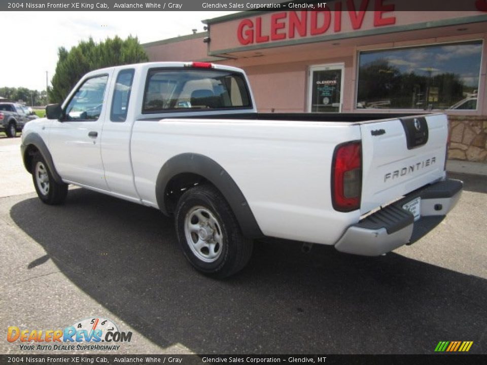 2004 Nissan Frontier XE King Cab Avalanche White / Gray Photo #4