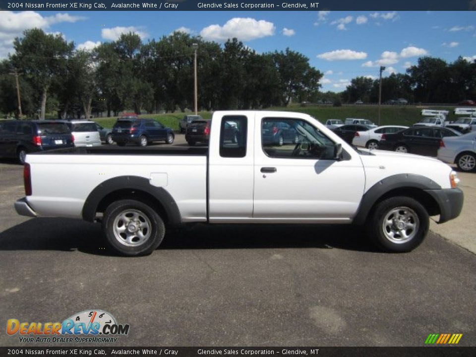 2004 Nissan Frontier XE King Cab Avalanche White / Gray Photo #13