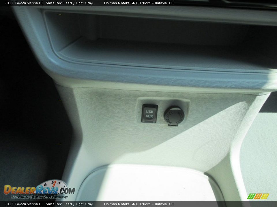 2013 Toyota Sienna LE Salsa Red Pearl / Light Gray Photo #12