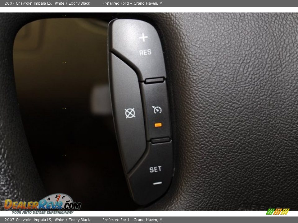 2007 Chevrolet Impala LS White / Ebony Black Photo #31