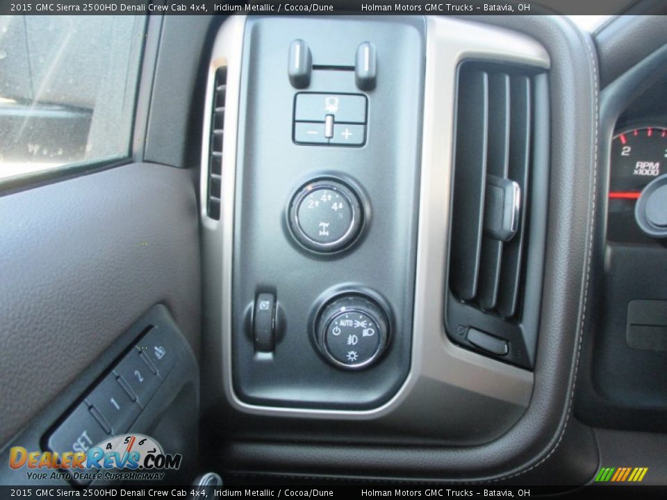 2015 GMC Sierra 2500HD Denali Crew Cab 4x4 Iridium Metallic / Cocoa/Dune Photo #28