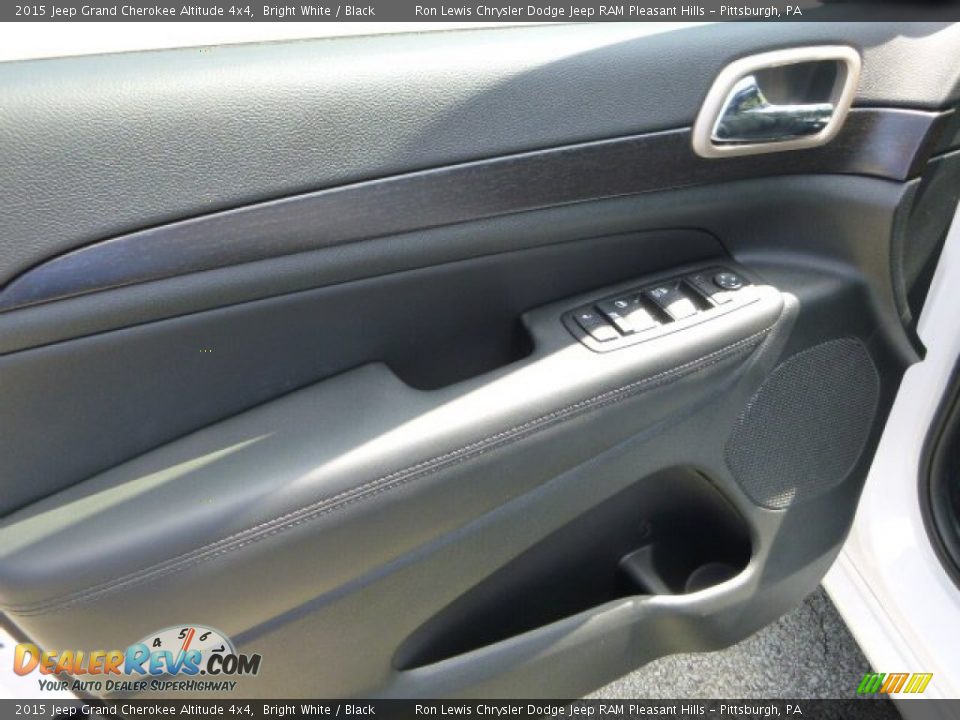 2015 Jeep Grand Cherokee Altitude 4x4 Bright White / Black Photo #17