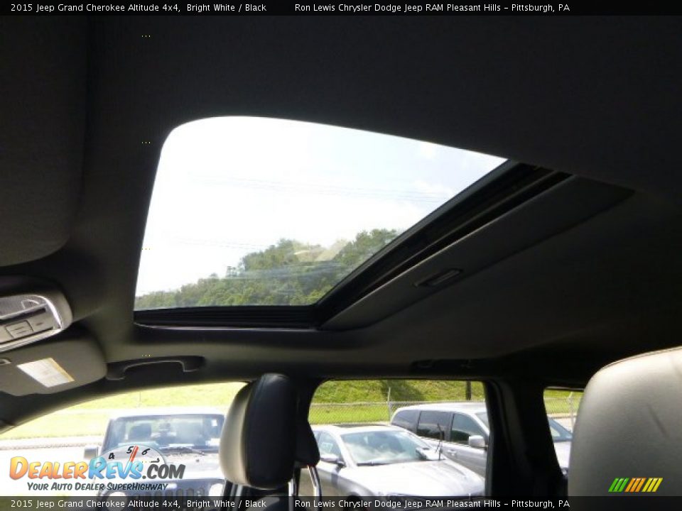2015 Jeep Grand Cherokee Altitude 4x4 Bright White / Black Photo #18