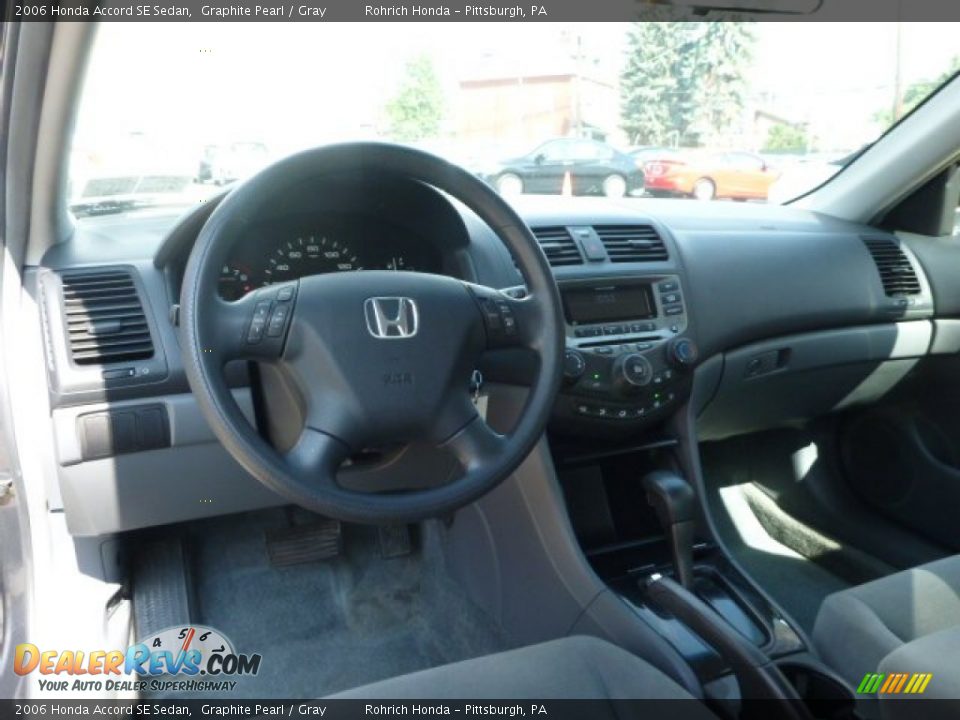 2006 Honda Accord SE Sedan Graphite Pearl / Gray Photo #6