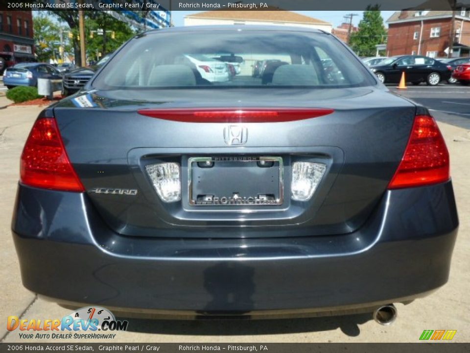 2006 Honda Accord SE Sedan Graphite Pearl / Gray Photo #11
