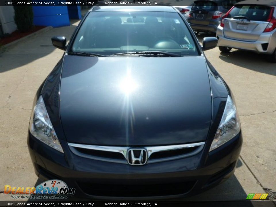 2006 Honda Accord SE Sedan Graphite Pearl / Gray Photo #17