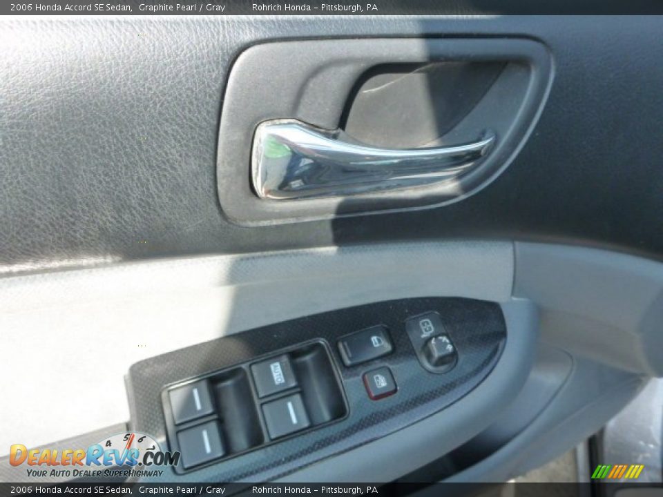 2006 Honda Accord SE Sedan Graphite Pearl / Gray Photo #19