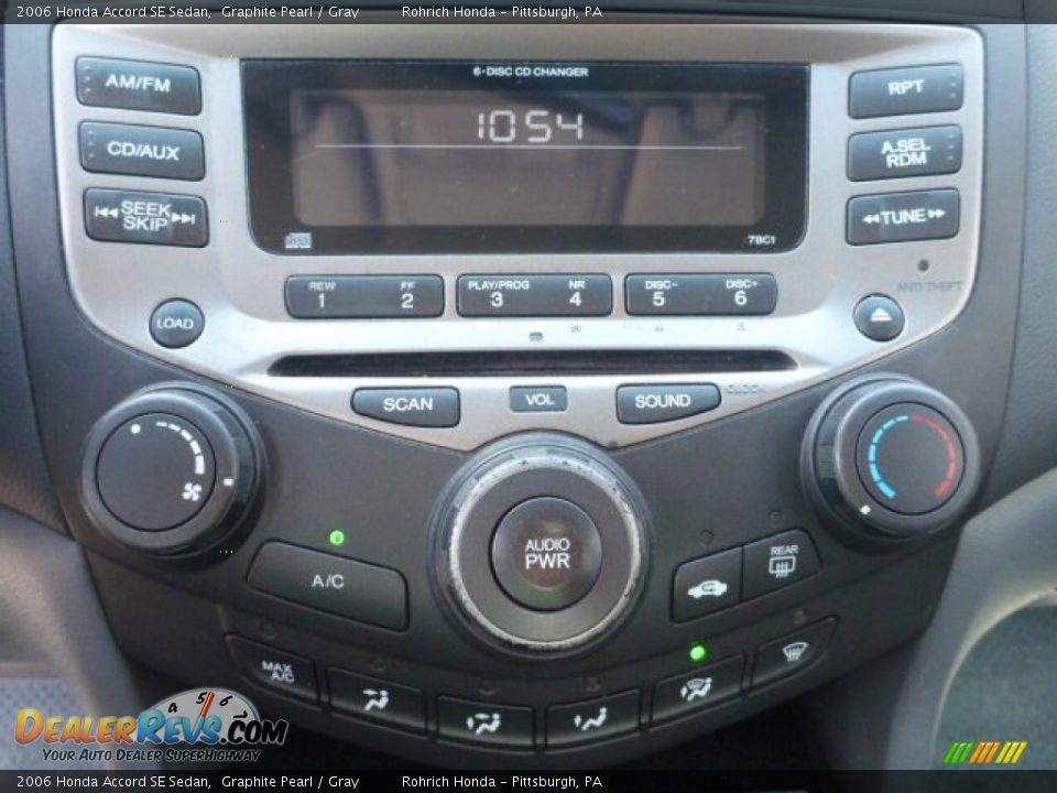 2006 Honda Accord SE Sedan Graphite Pearl / Gray Photo #24
