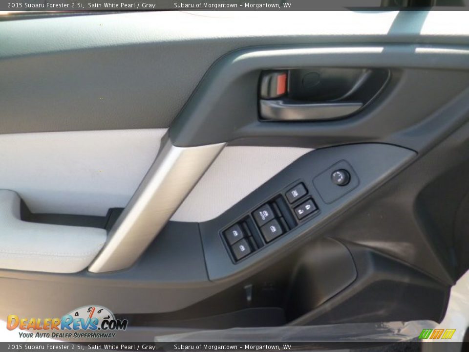 2015 Subaru Forester 2.5i Satin White Pearl / Gray Photo #17
