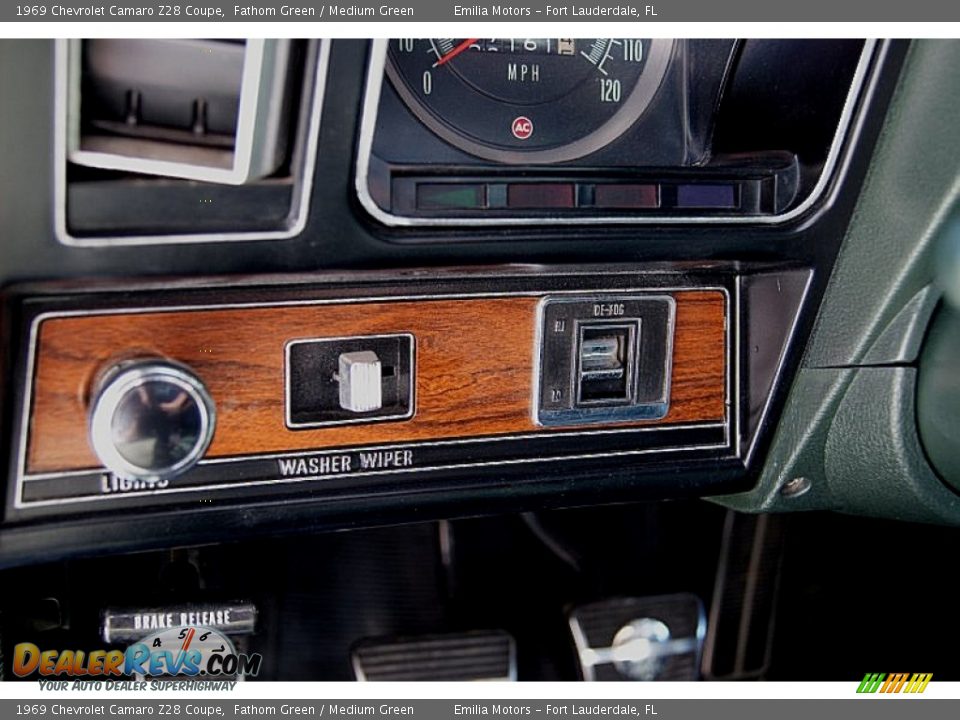 Controls of 1969 Chevrolet Camaro Z28 Coupe Photo #47