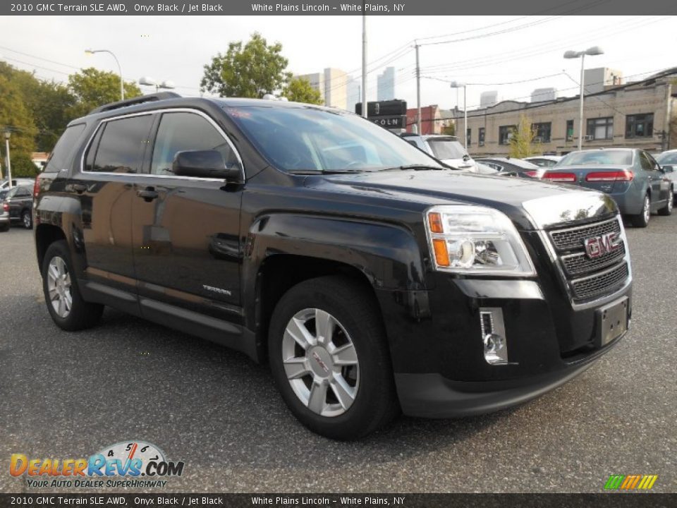 Front 3/4 View of 2010 GMC Terrain SLE AWD Photo #1