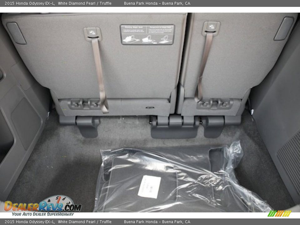 2015 Honda Odyssey EX-L White Diamond Pearl / Truffle Photo #18